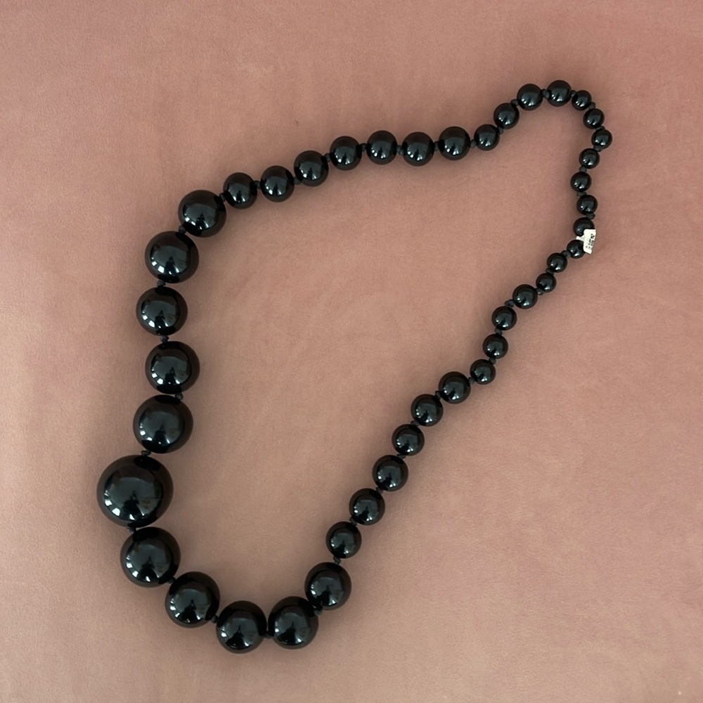 Viktoria Hayman long black resin necklace